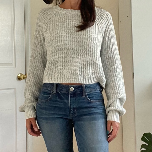Forever 21 cropped sweater. - Picture 3 of 4